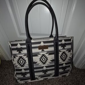 Wrangler Black and White Geometric Tote